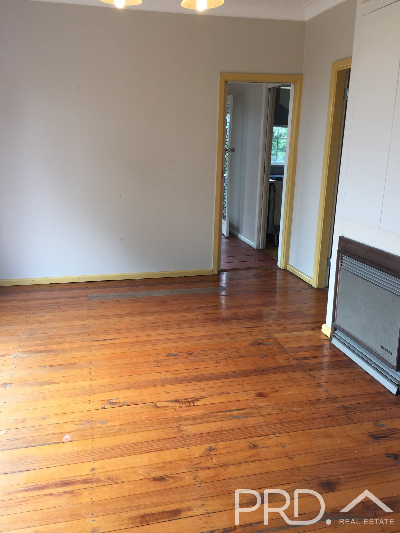 16 Herbert St  TUMUT 7