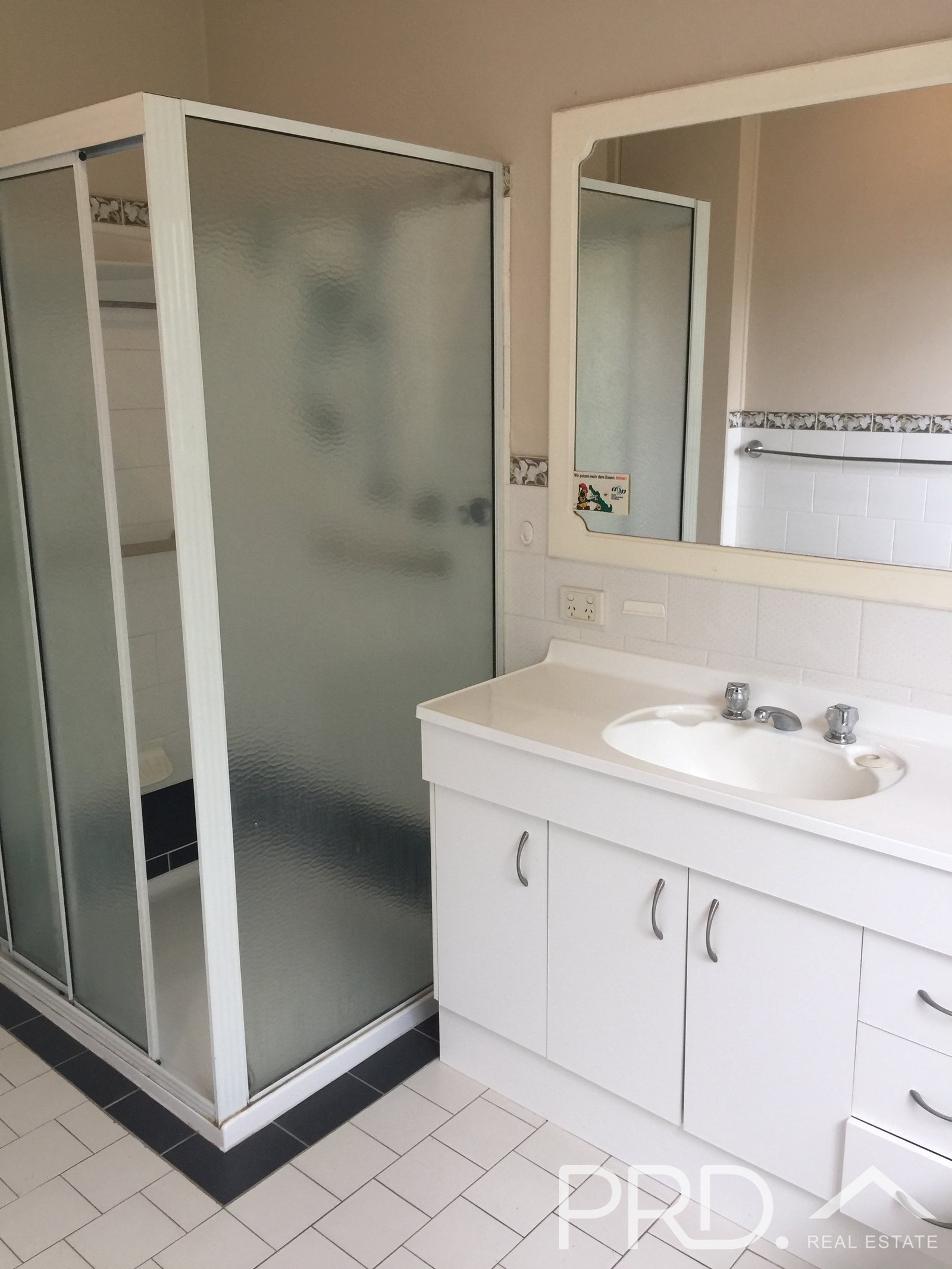 16 Herbert St  TUMUT 14