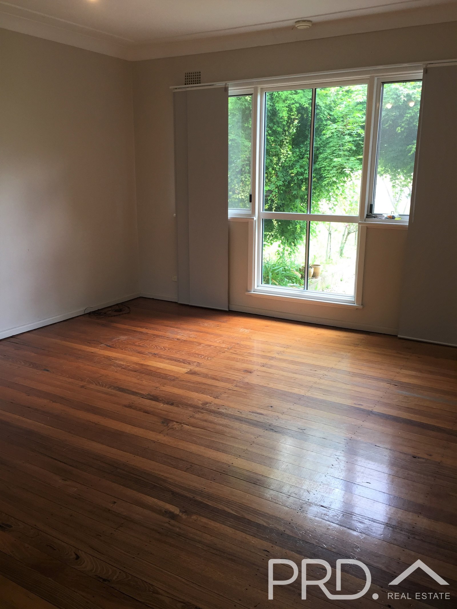 16 Herbert St  TUMUT 13