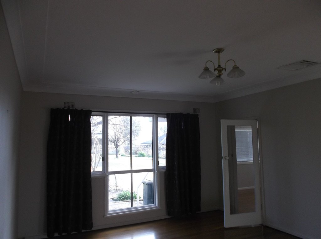 16 Herbert St  TUMUT 4