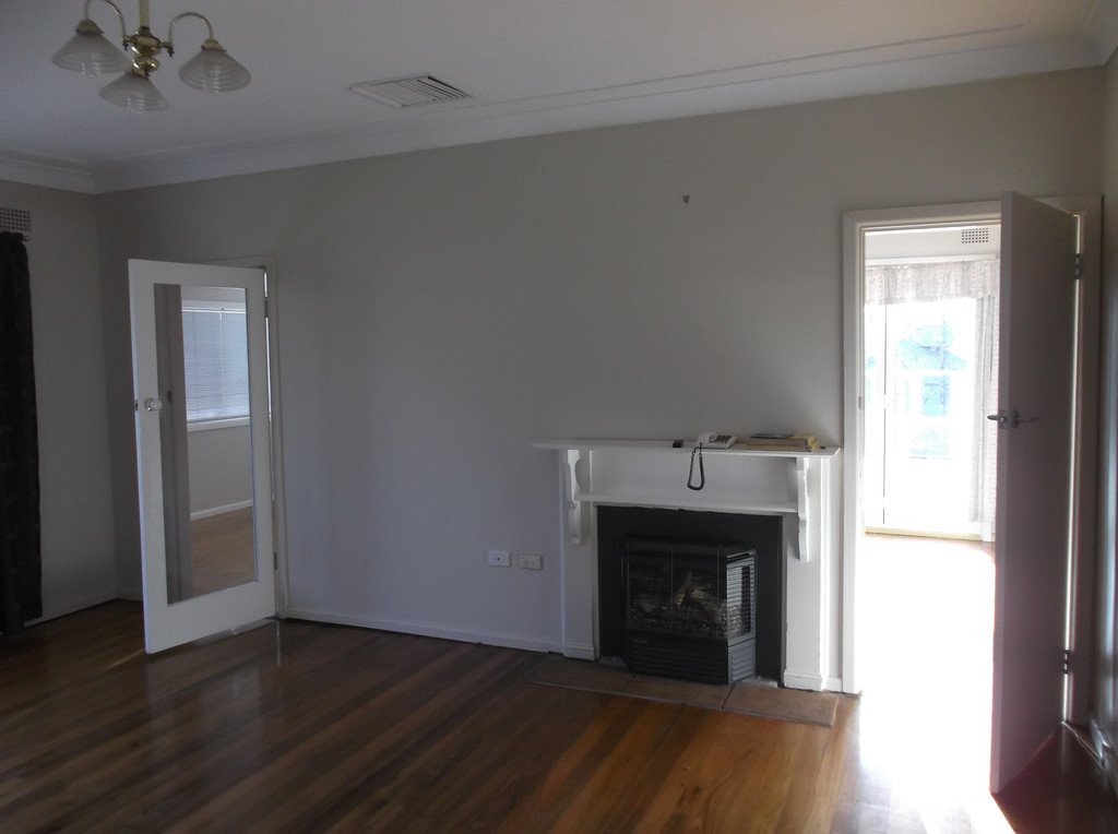 16 Herbert St  TUMUT 5