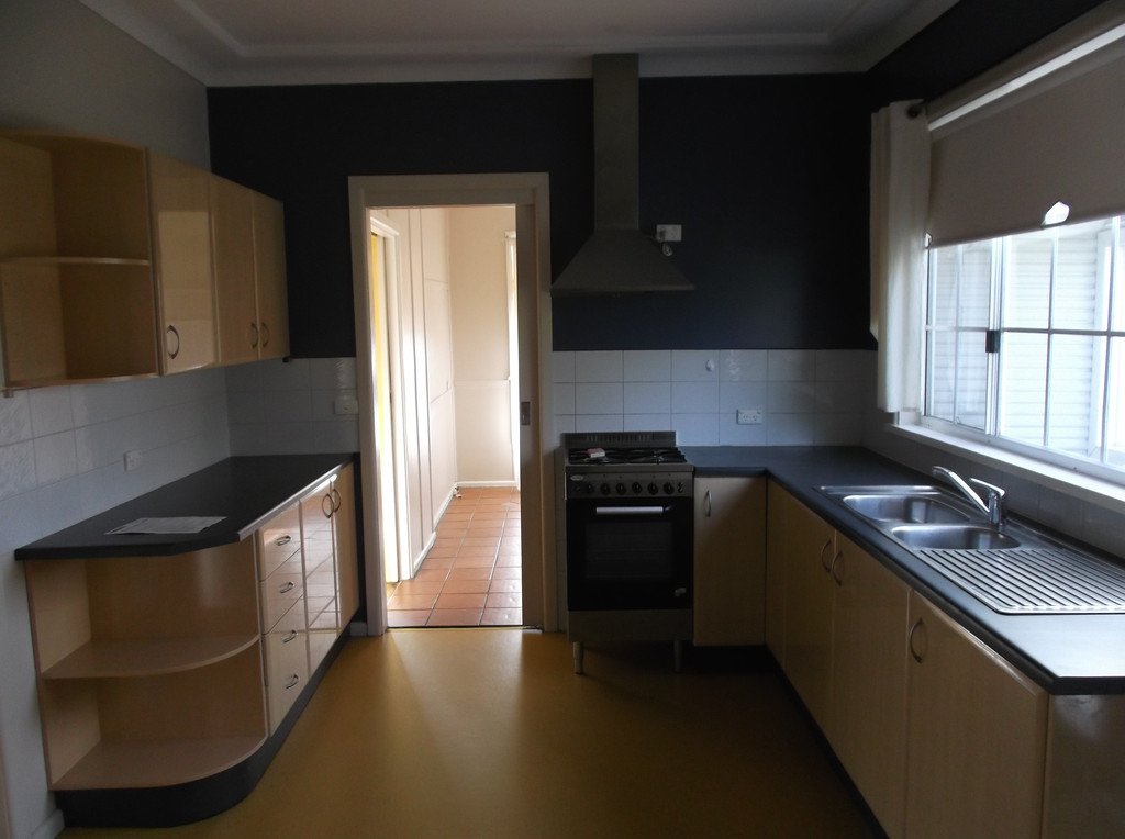 16 Herbert St  TUMUT 2