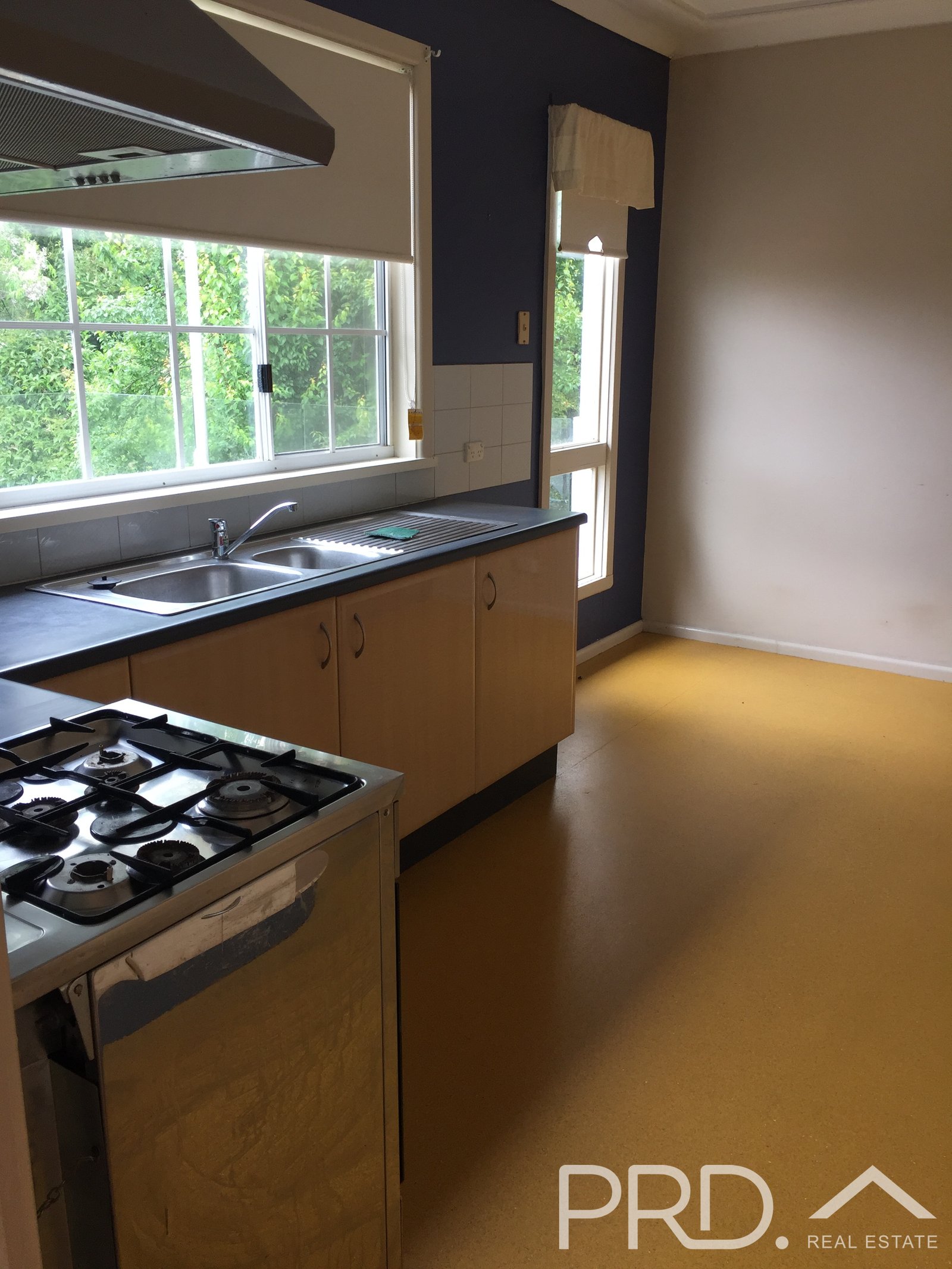 16 Herbert St  TUMUT 5