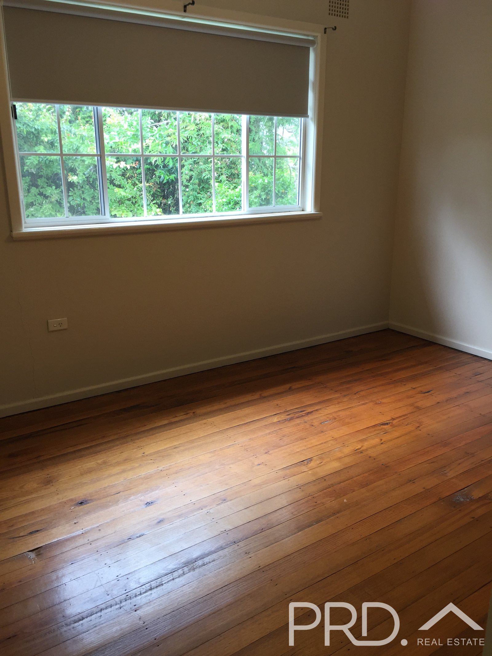 16 Herbert St  TUMUT 9