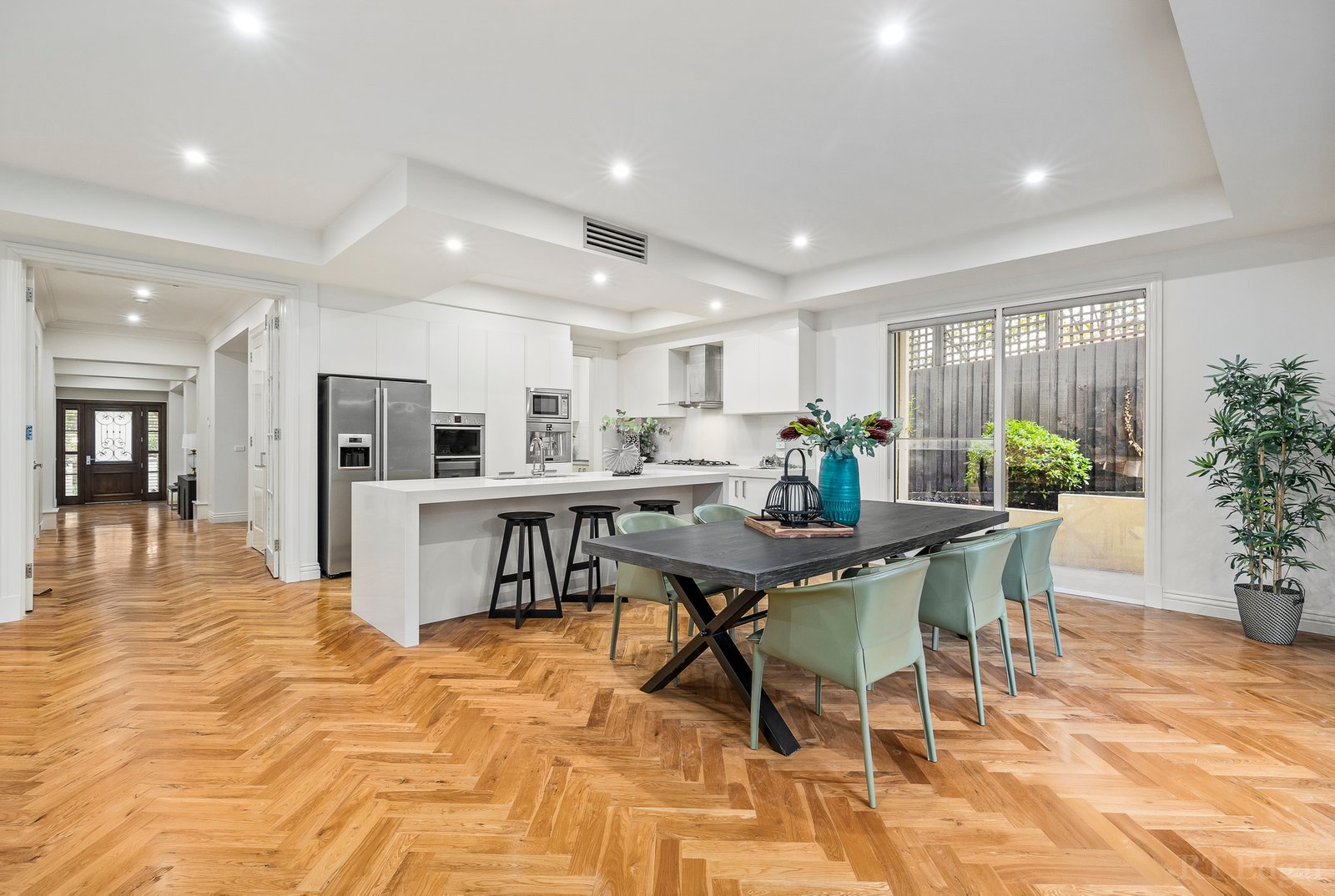 Real Estate and Property in 16 Hertford Crescent, Balwyn, VIC