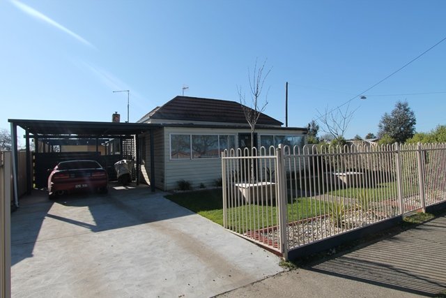 16 Hertford Street REDAN 7