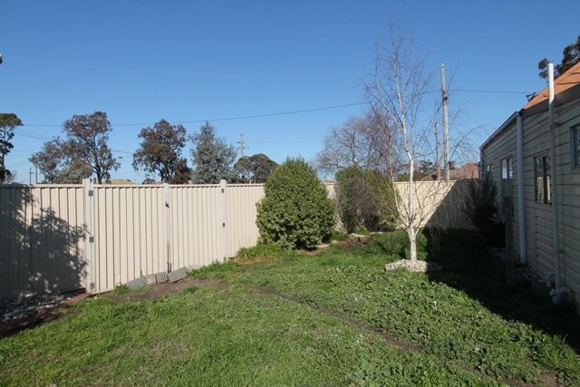 16 Hertford Street REDAN 8