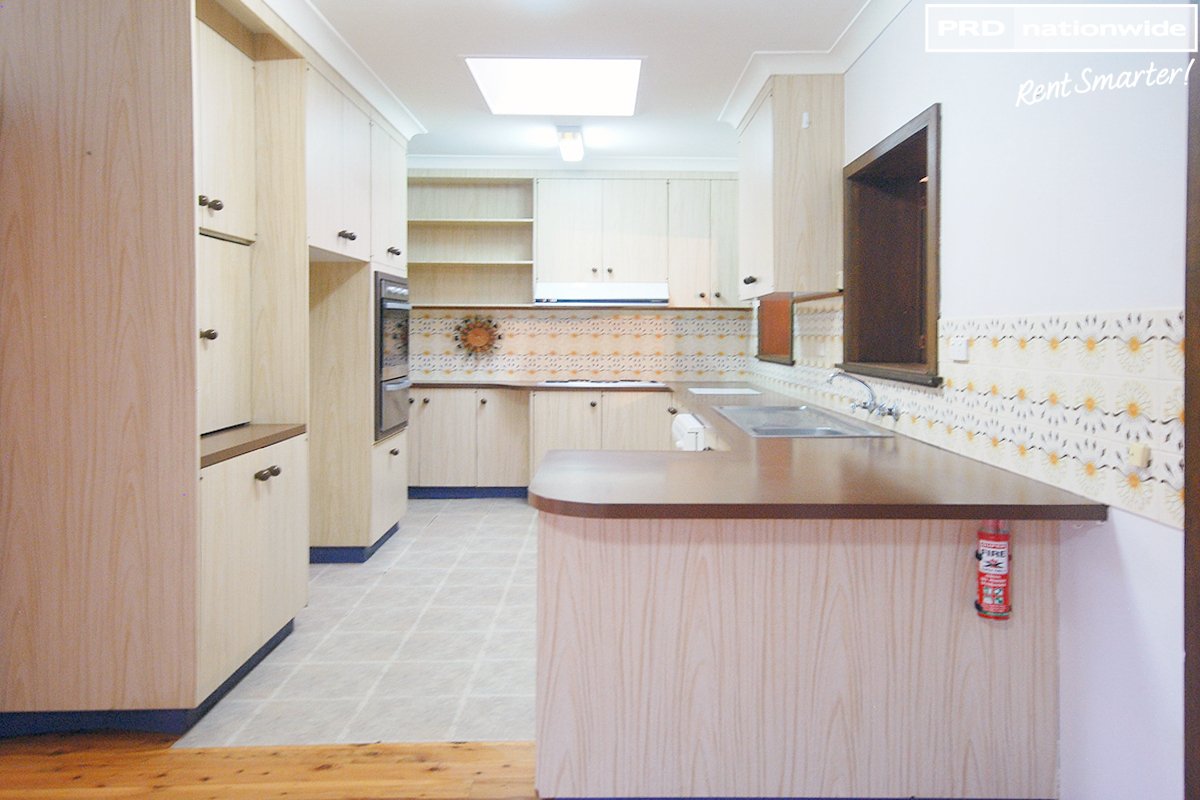 16 Higgins Avenue WAGGA WAGGA 6