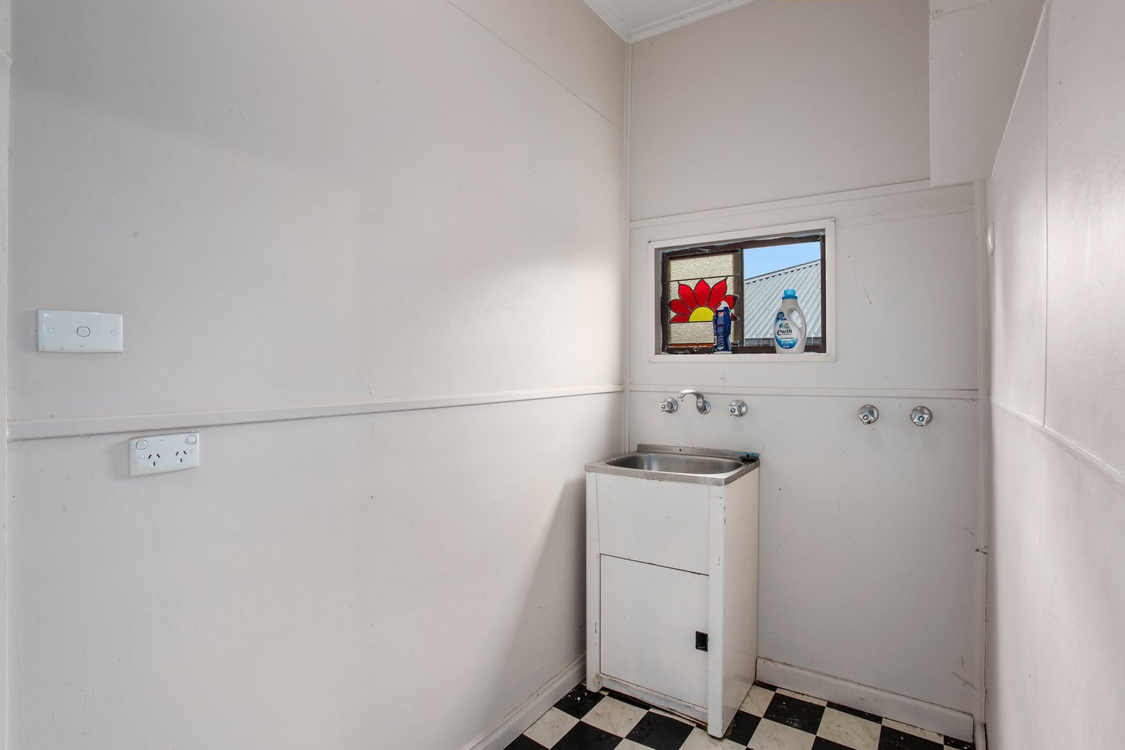 16 Hill Street BENDIGO 9
