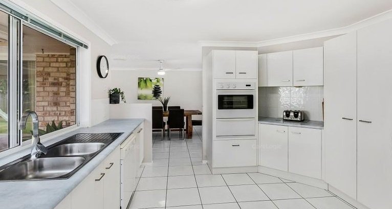 16 Hillgrove Court OXENFORD 2