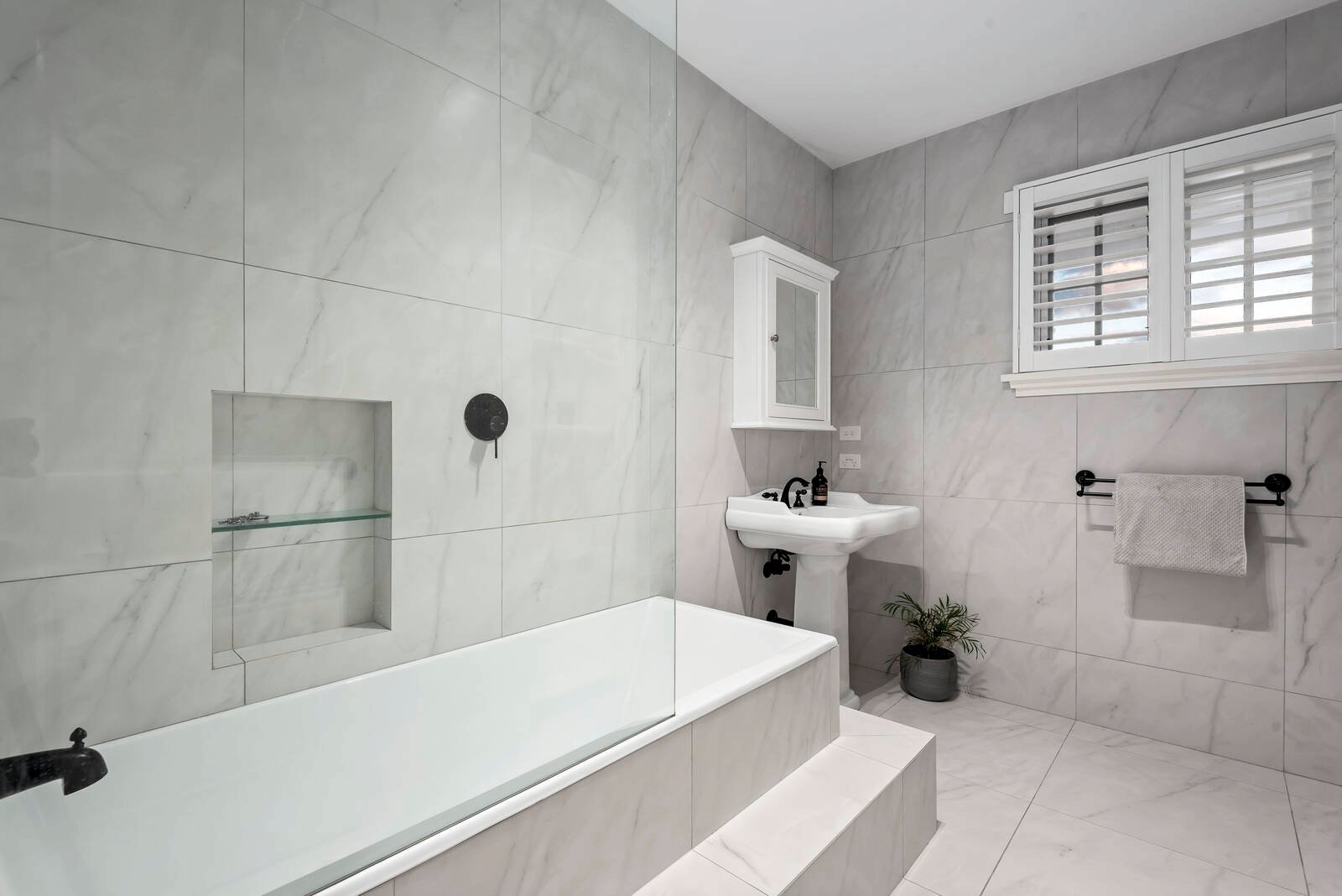 Real Estate and Property in 16 Hillson Grove, Ocean Grove, VIC