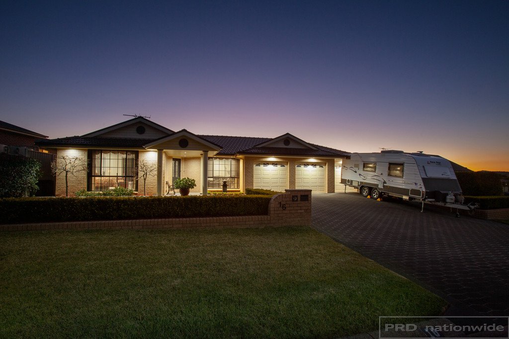 16 Honeyoak Drive ABERGLASSLYN 1