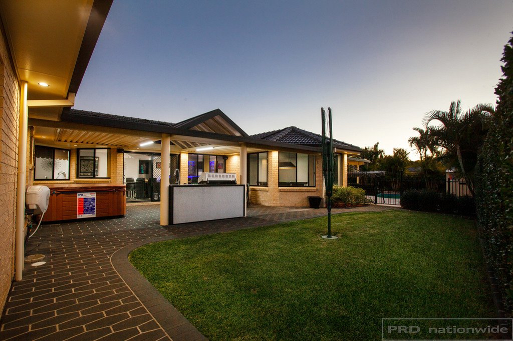 16 Honeyoak Drive ABERGLASSLYN 3