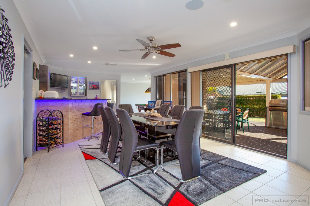 16 Honeyoak Drive ABERGLASSLYN 6