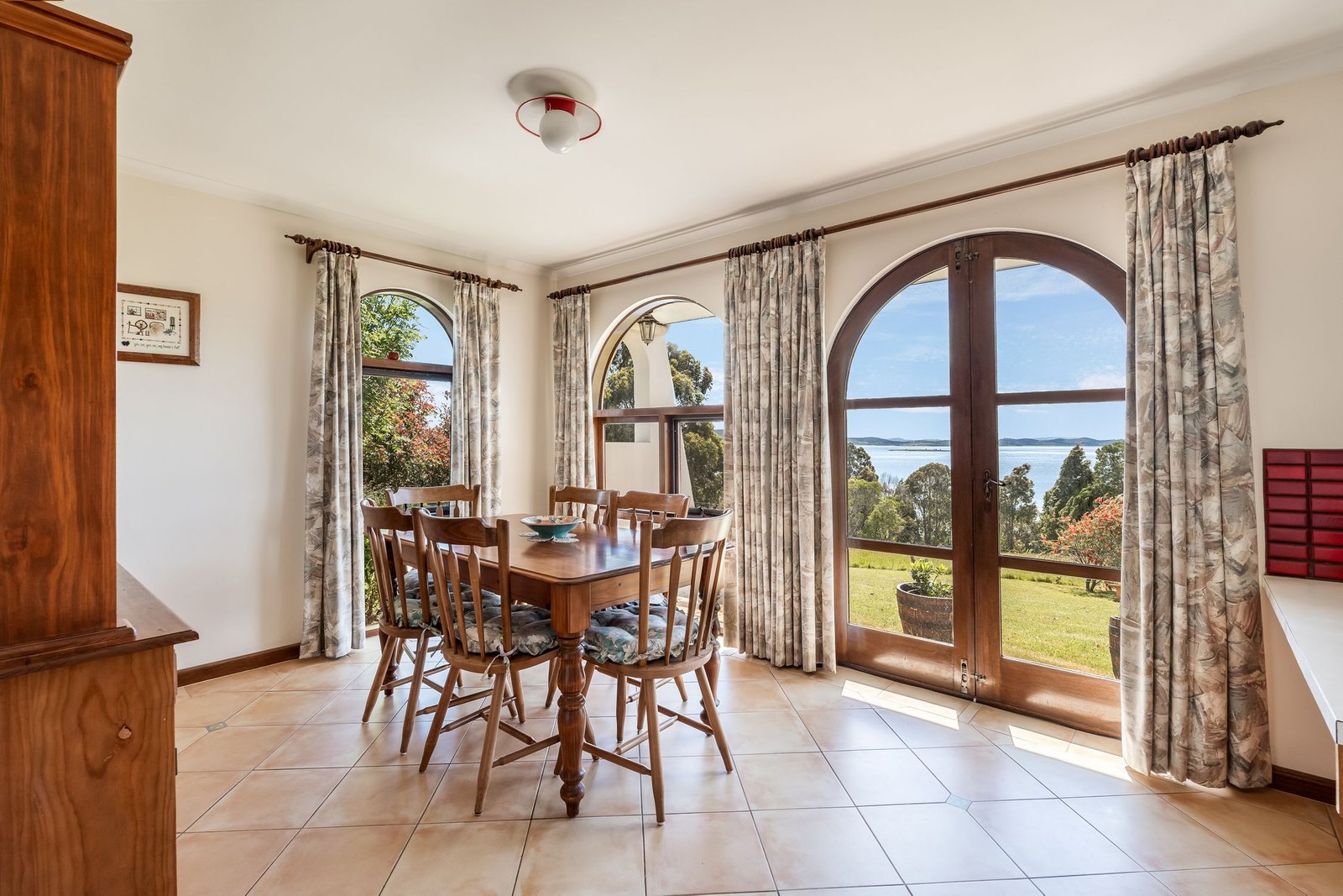 16 Honeys Road FLOWERPOT 25