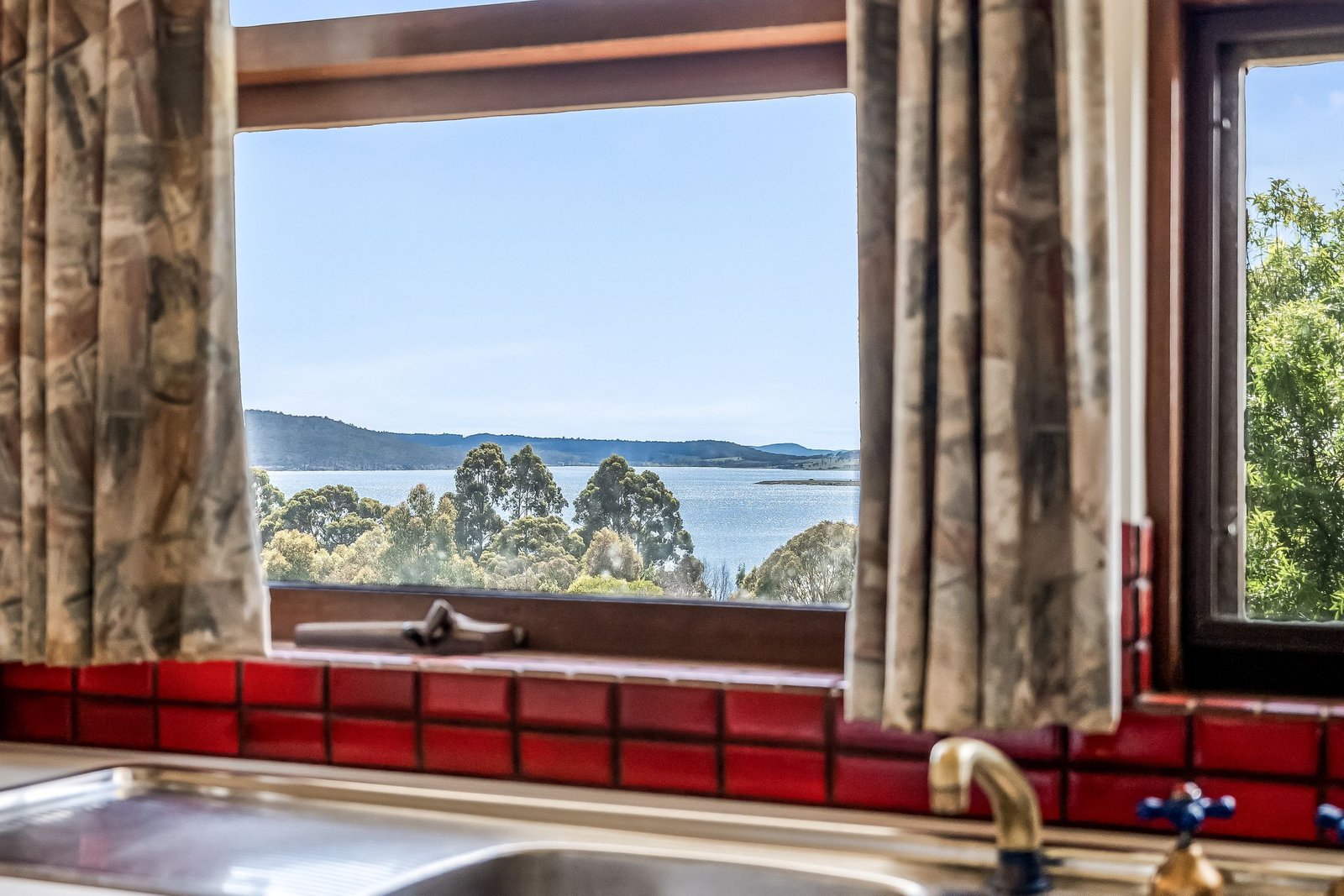 16 Honeys Road FLOWERPOT 33