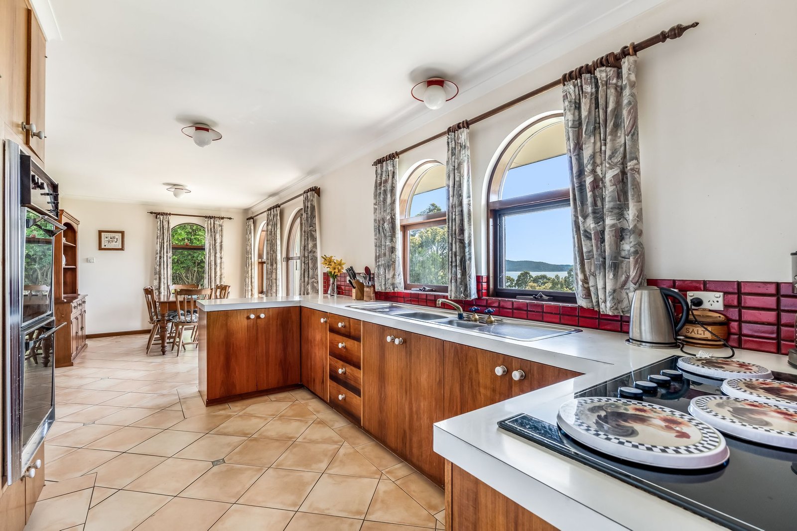 16 Honeys Road FLOWERPOT 35