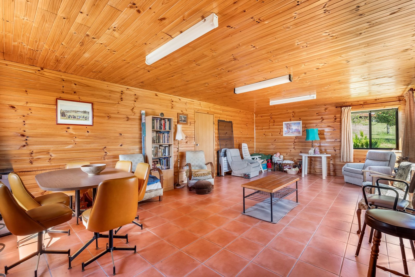 16 Honeys Road FLOWERPOT 57