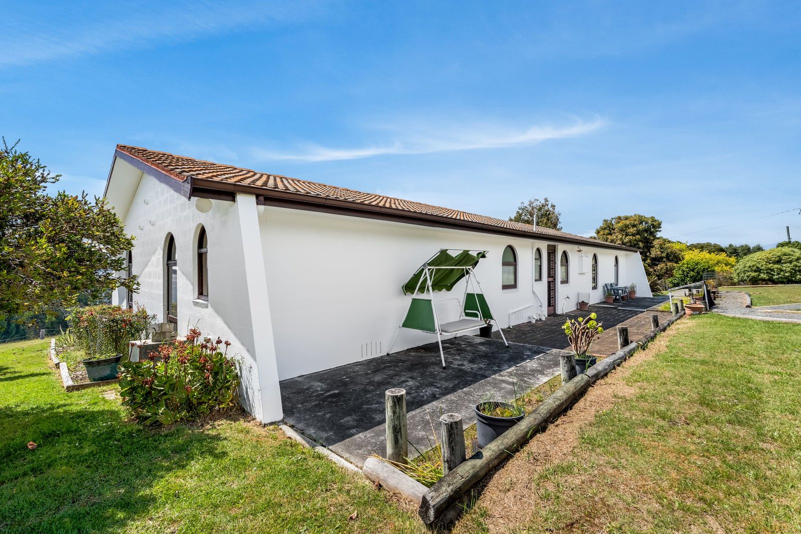 16 Honeys Road FLOWERPOT 69