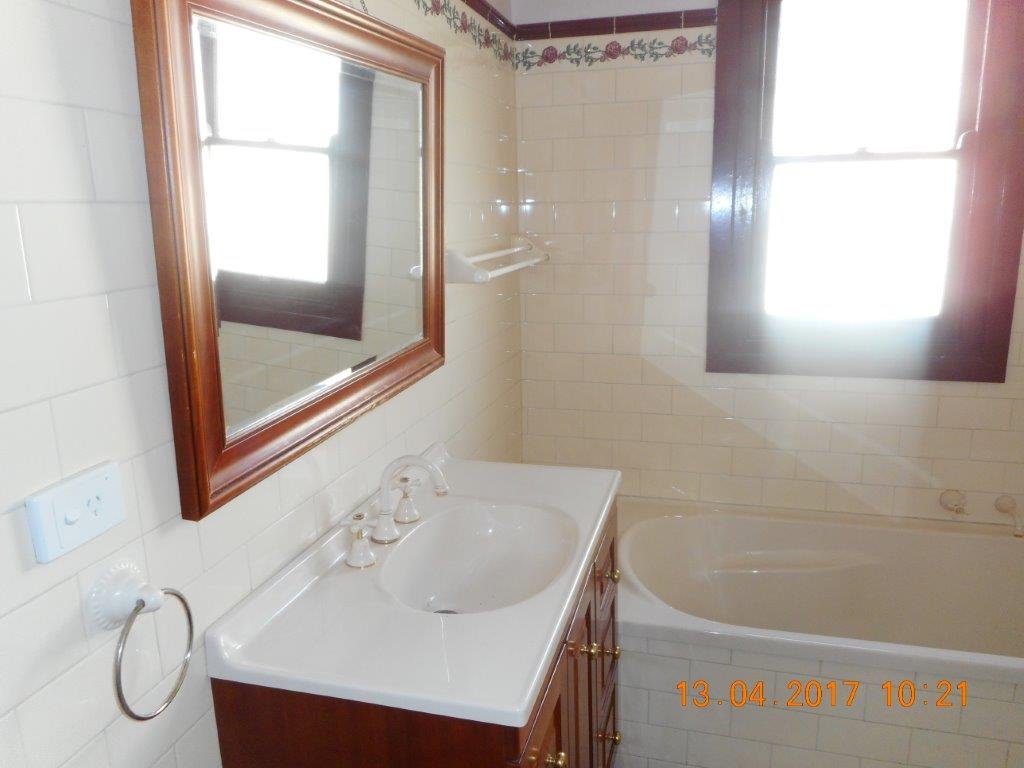 16 Howick Street TUMUT 3