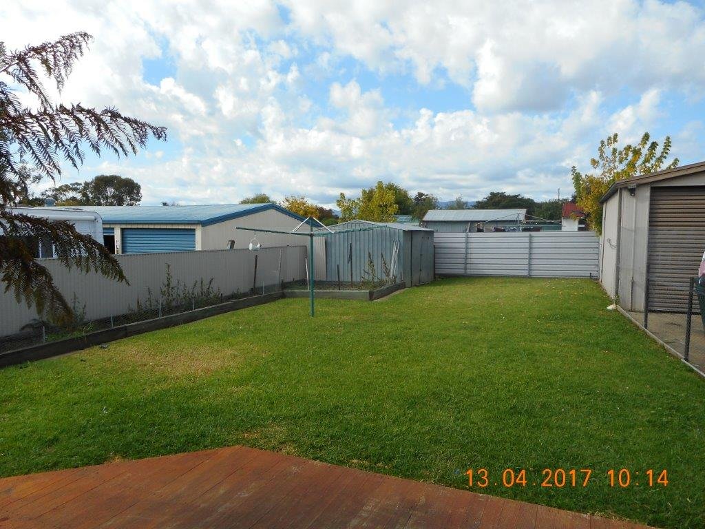 16 Howick Street TUMUT 5