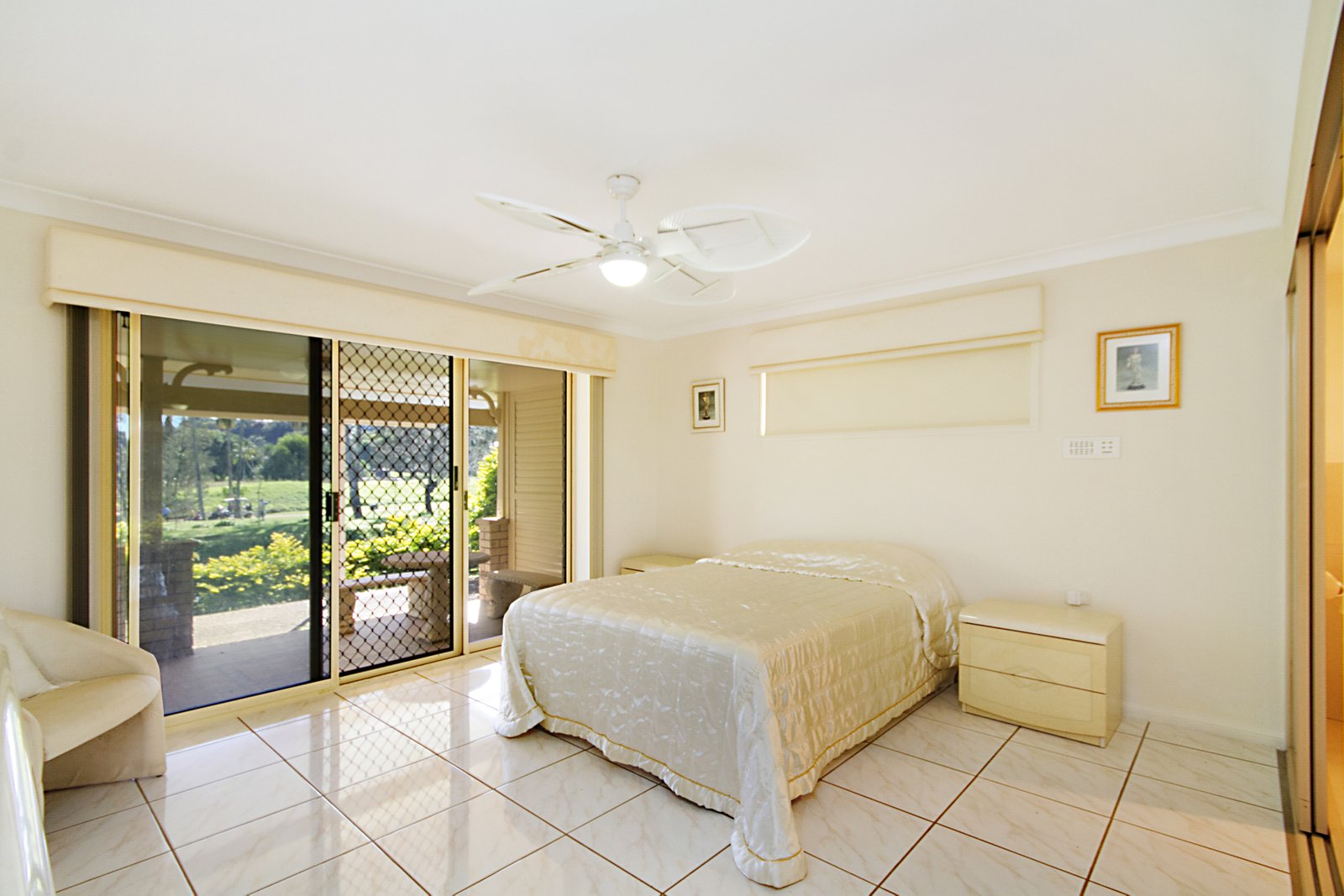 16 Huntingdale Place BANORA POINT 6