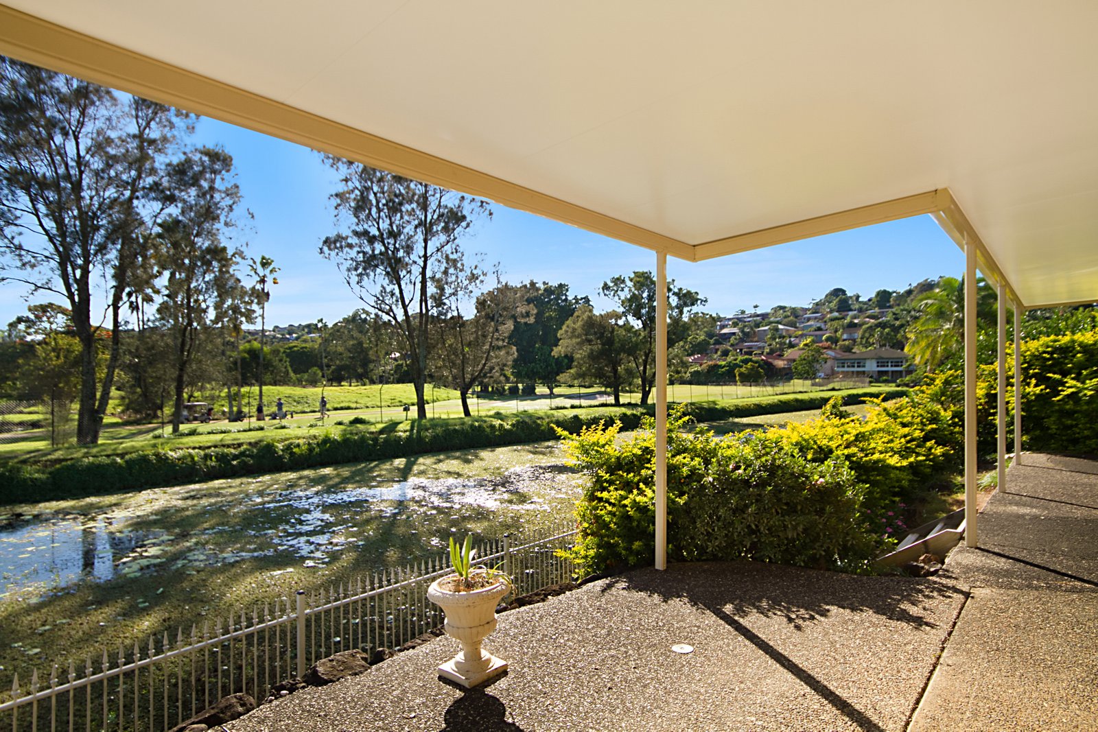 16 Huntingdale Place BANORA POINT 10