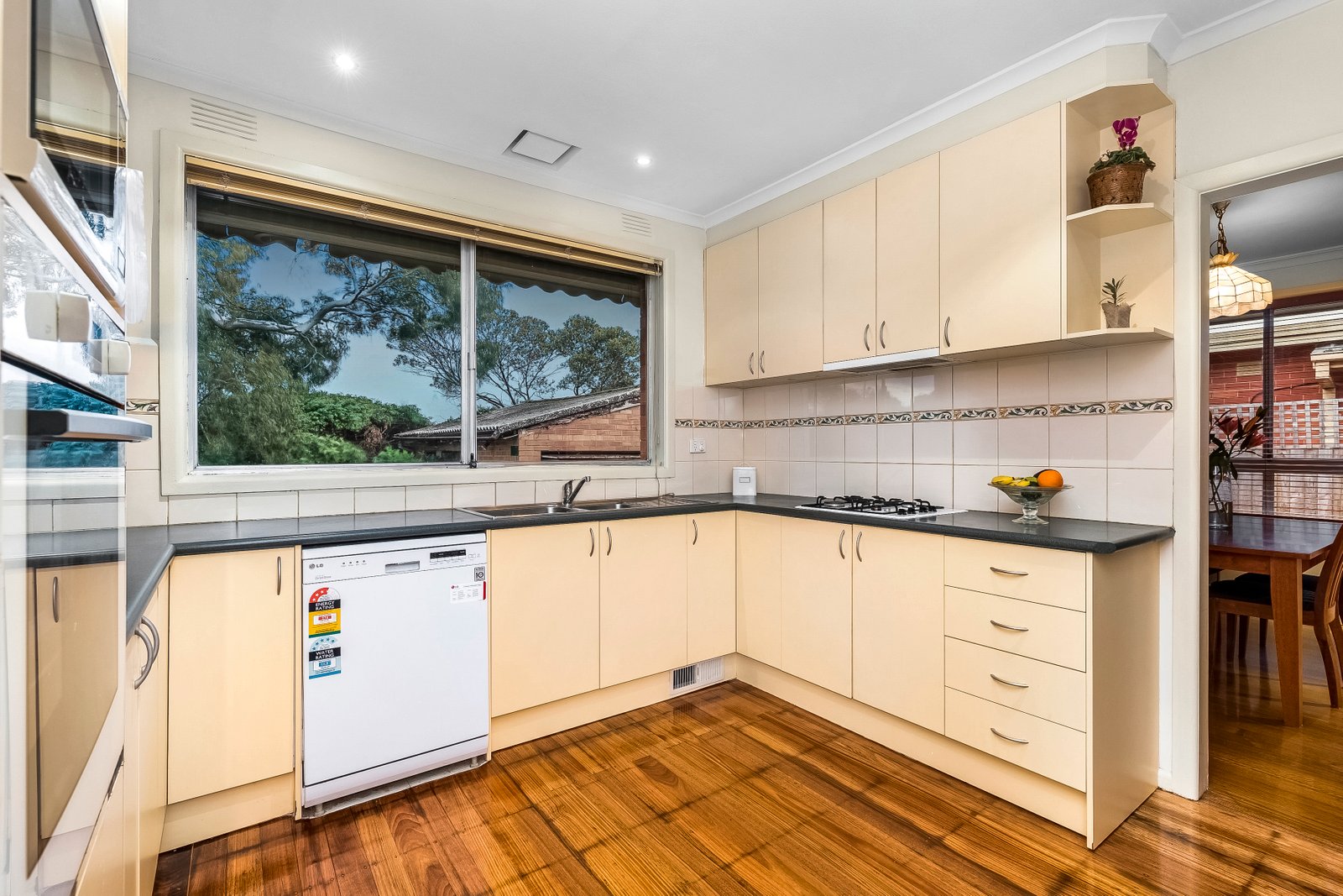 Gallery: 16 Hutchinson Street