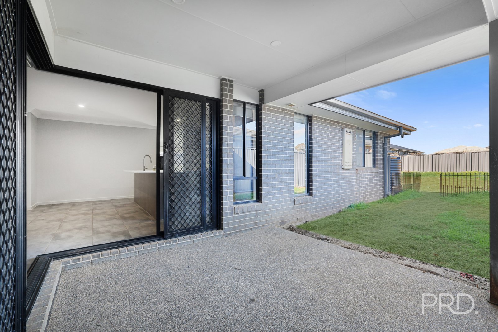 16 Idyllic Street TAMWORTH 18