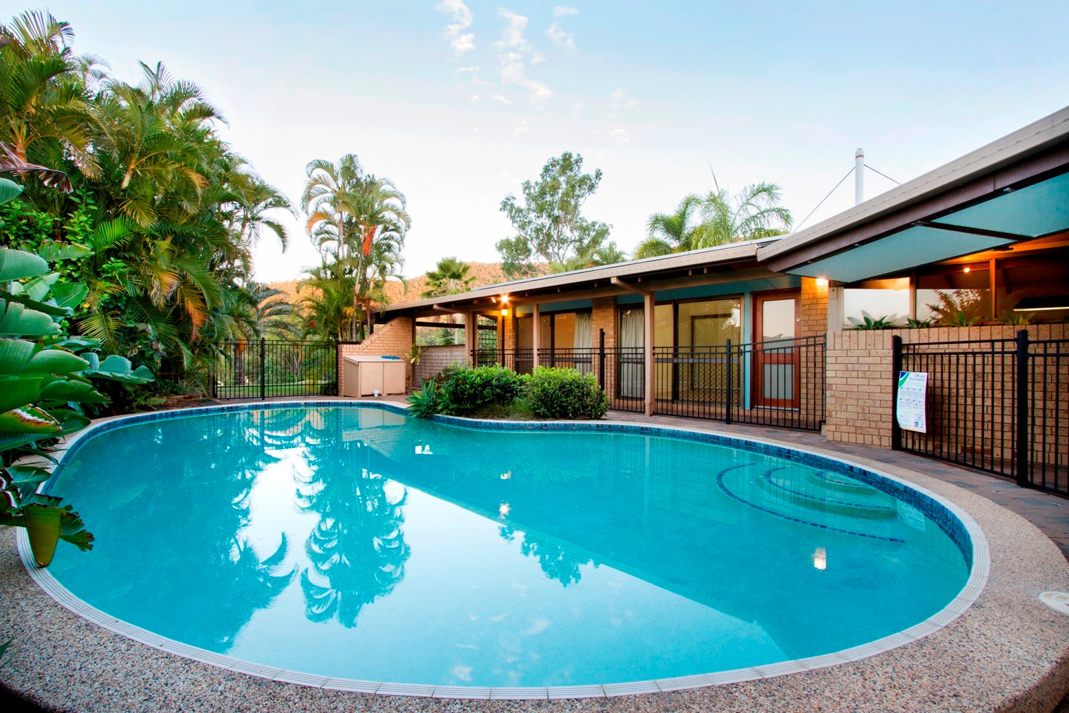 16 Illawong Street CANNONVALE 2