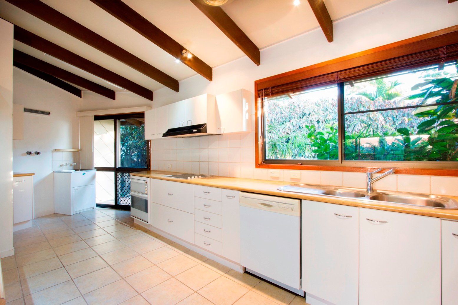 16 Illawong Street CANNONVALE 7