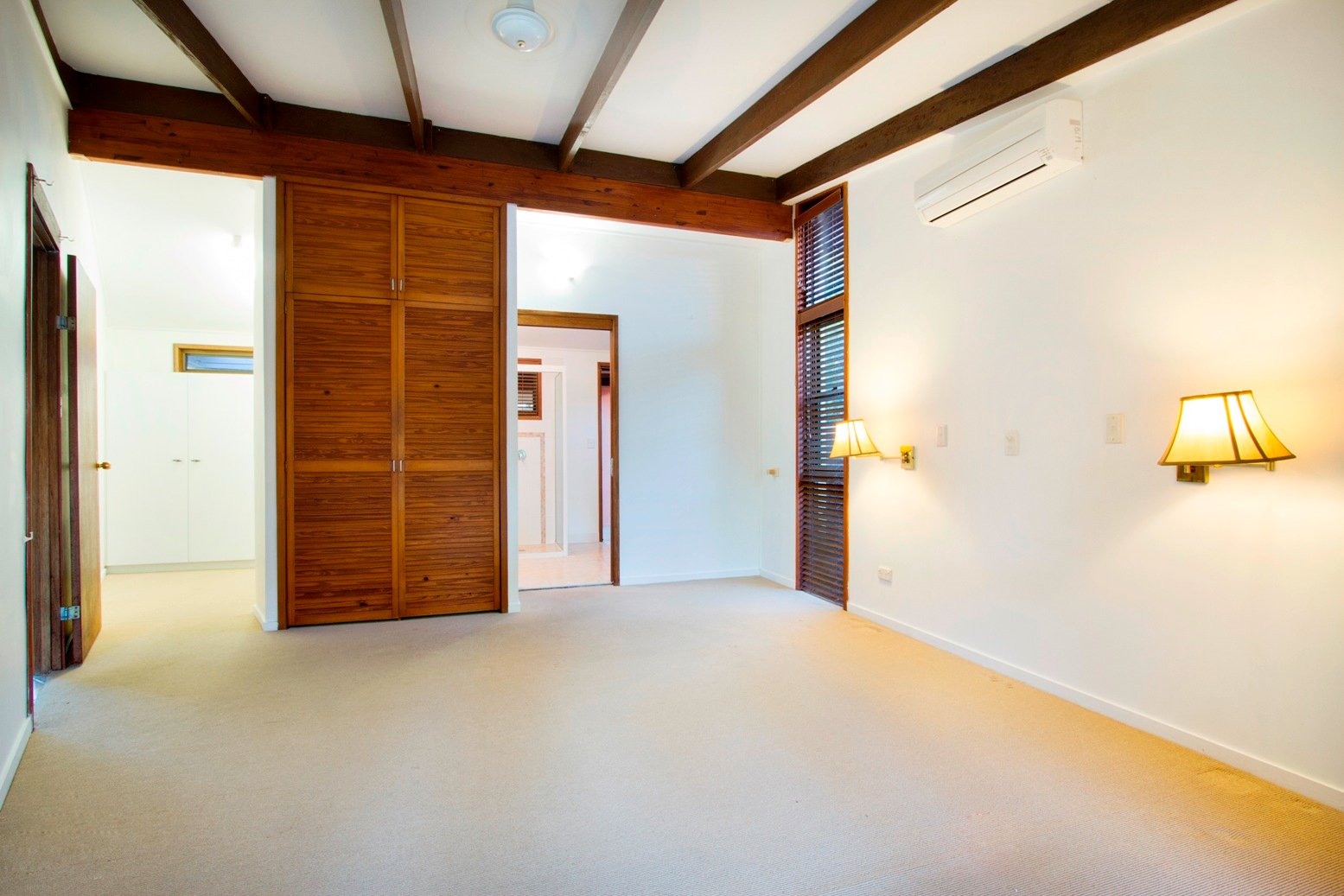 16 Illawong Street CANNONVALE 13