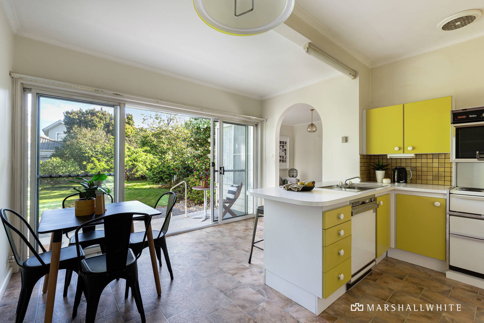 16 Irene Court, Cheltenham, VIC