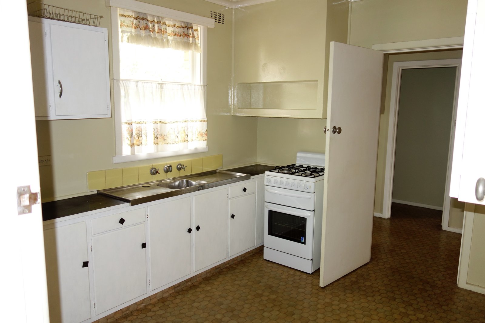 Gallery: 16 Jackson Road