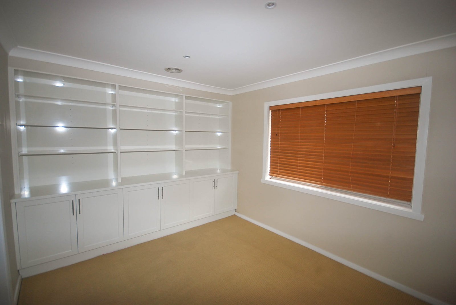 16 James Street KOORINGAL 3