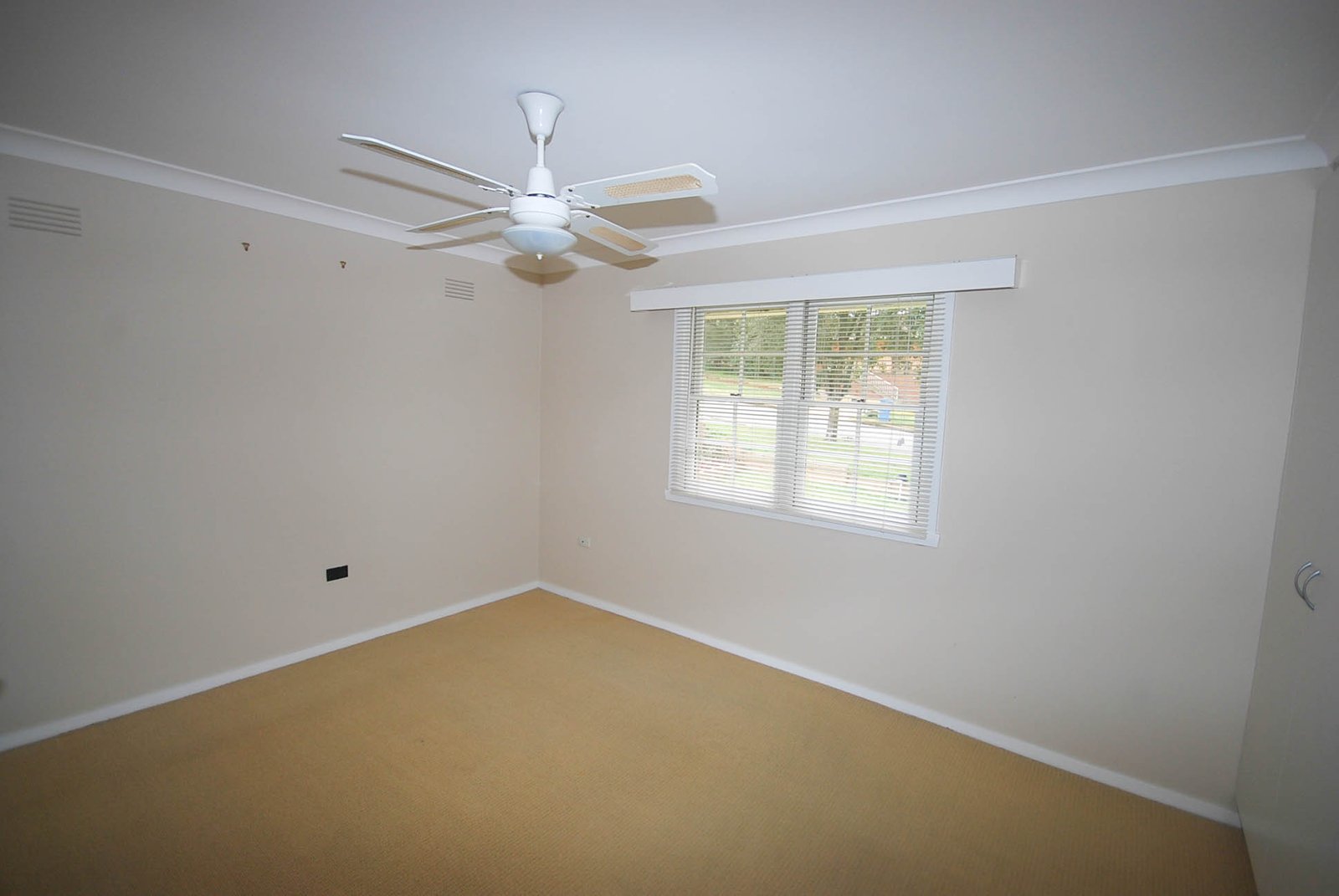 16 James Street KOORINGAL 6