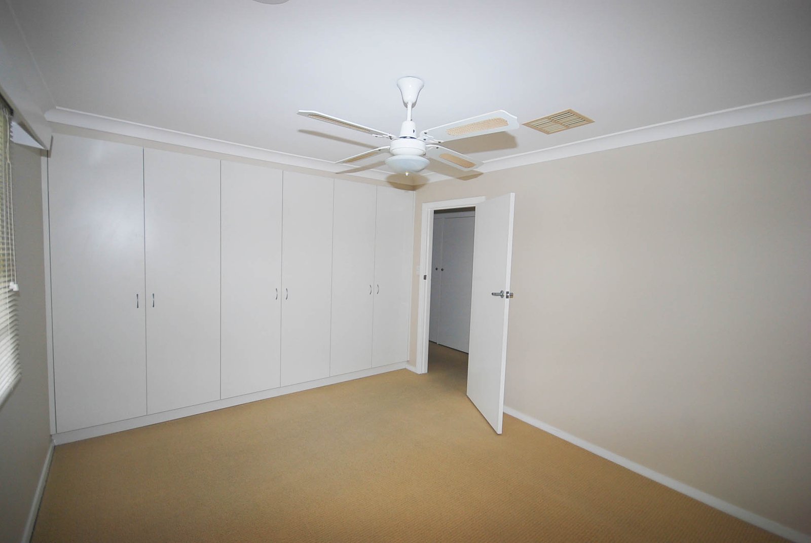 16 James Street KOORINGAL 7