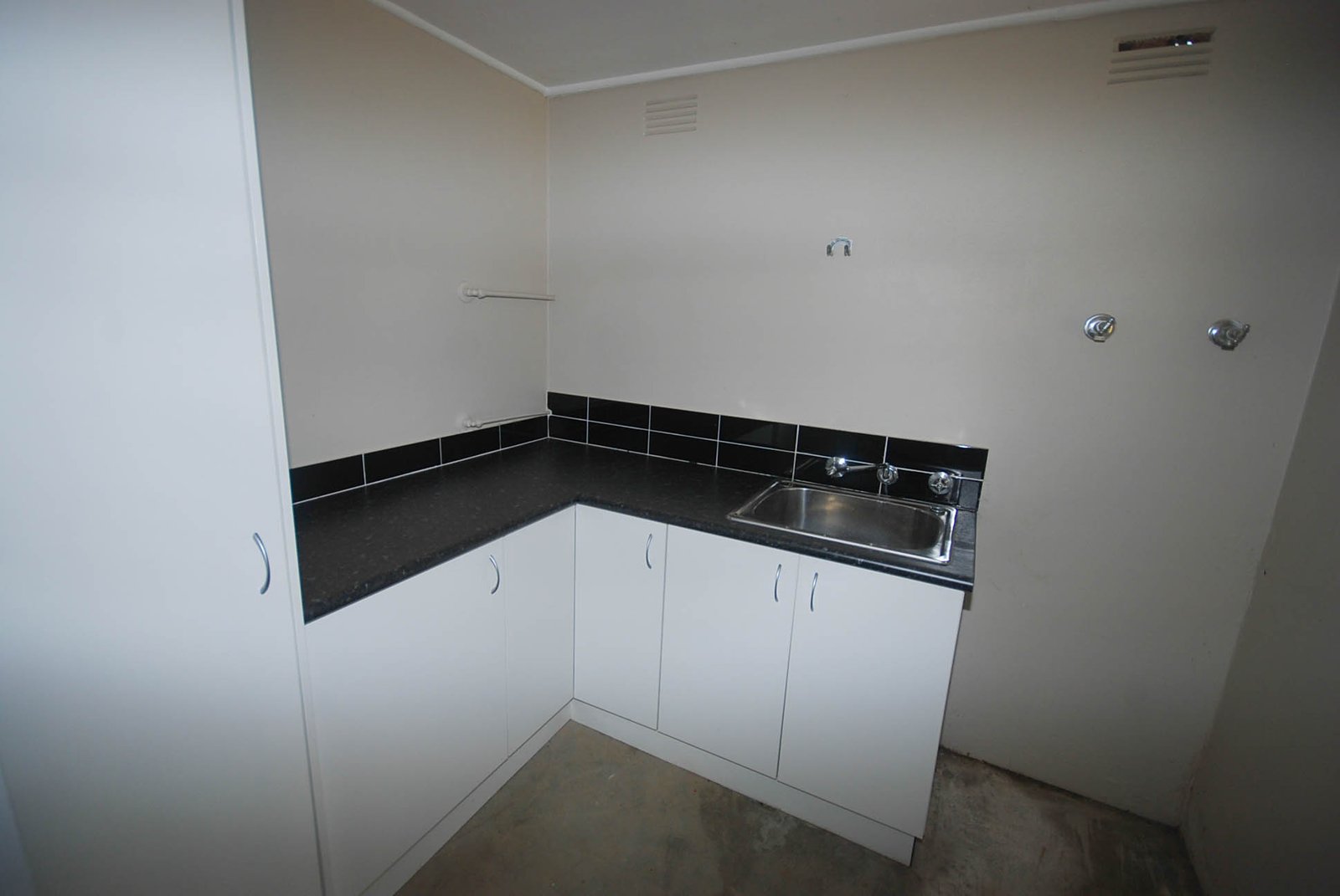 16 James Street KOORINGAL 11