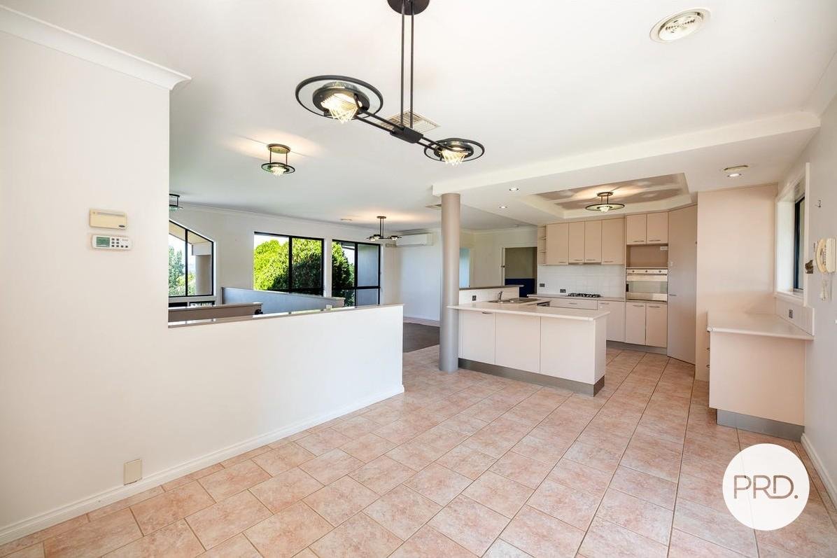 16 Janette Court LAVINGTON 4