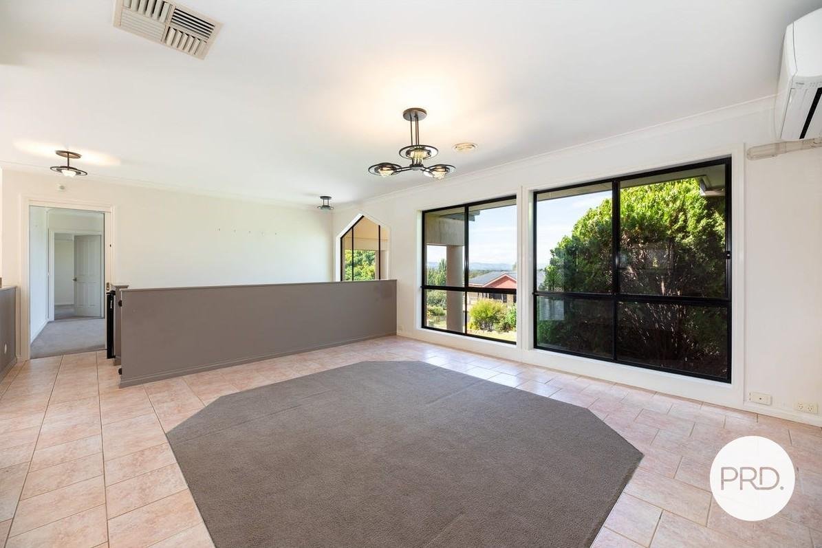 16 Janette Court LAVINGTON 7