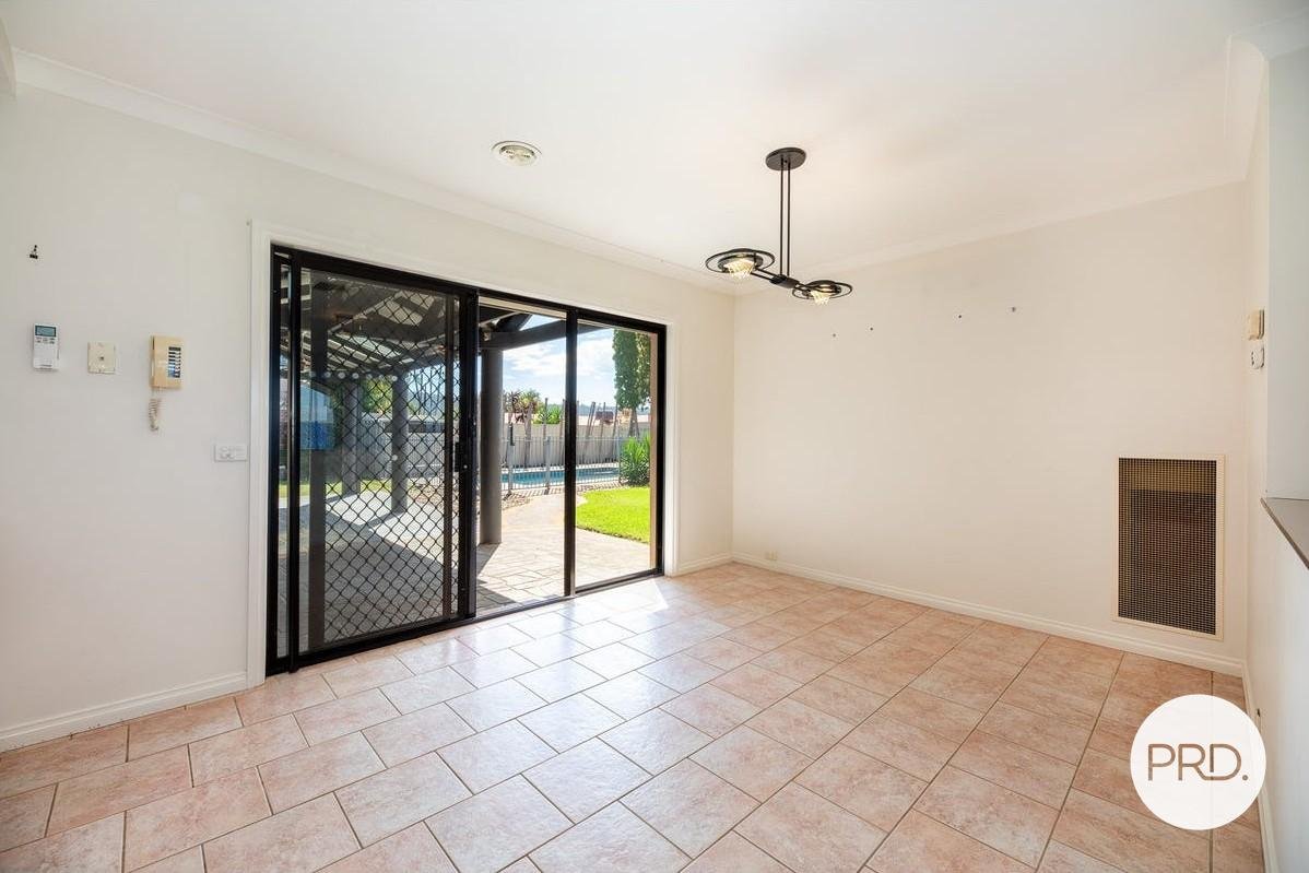 16 Janette Court LAVINGTON 8