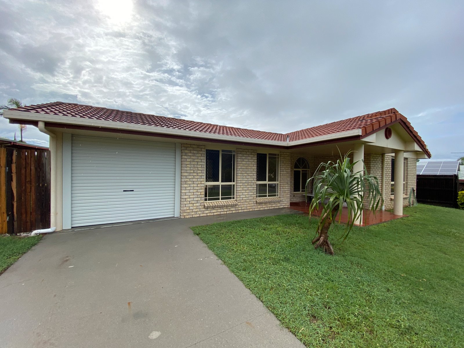 16 Jarrah Drive BOYNE ISLAND 1