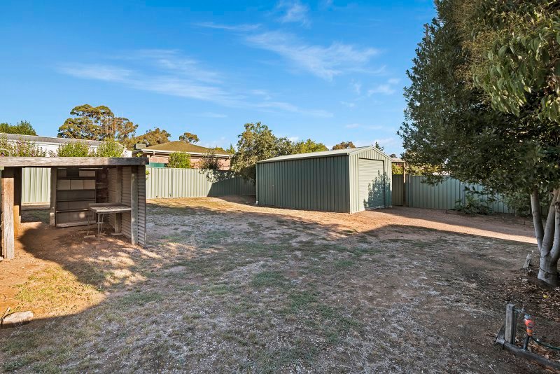 16 Jeffrey Avenue FLORA HILL 9