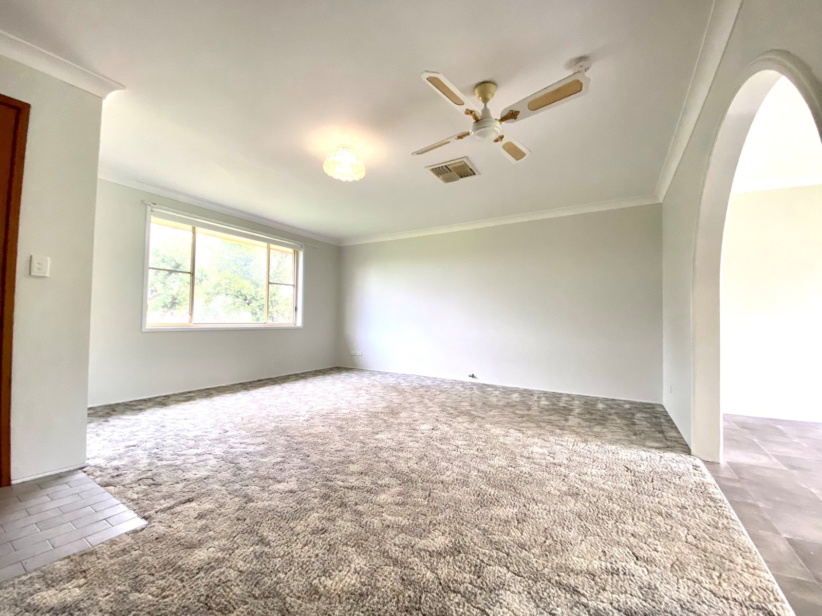16 Jemmy Place TAMWORTH 2