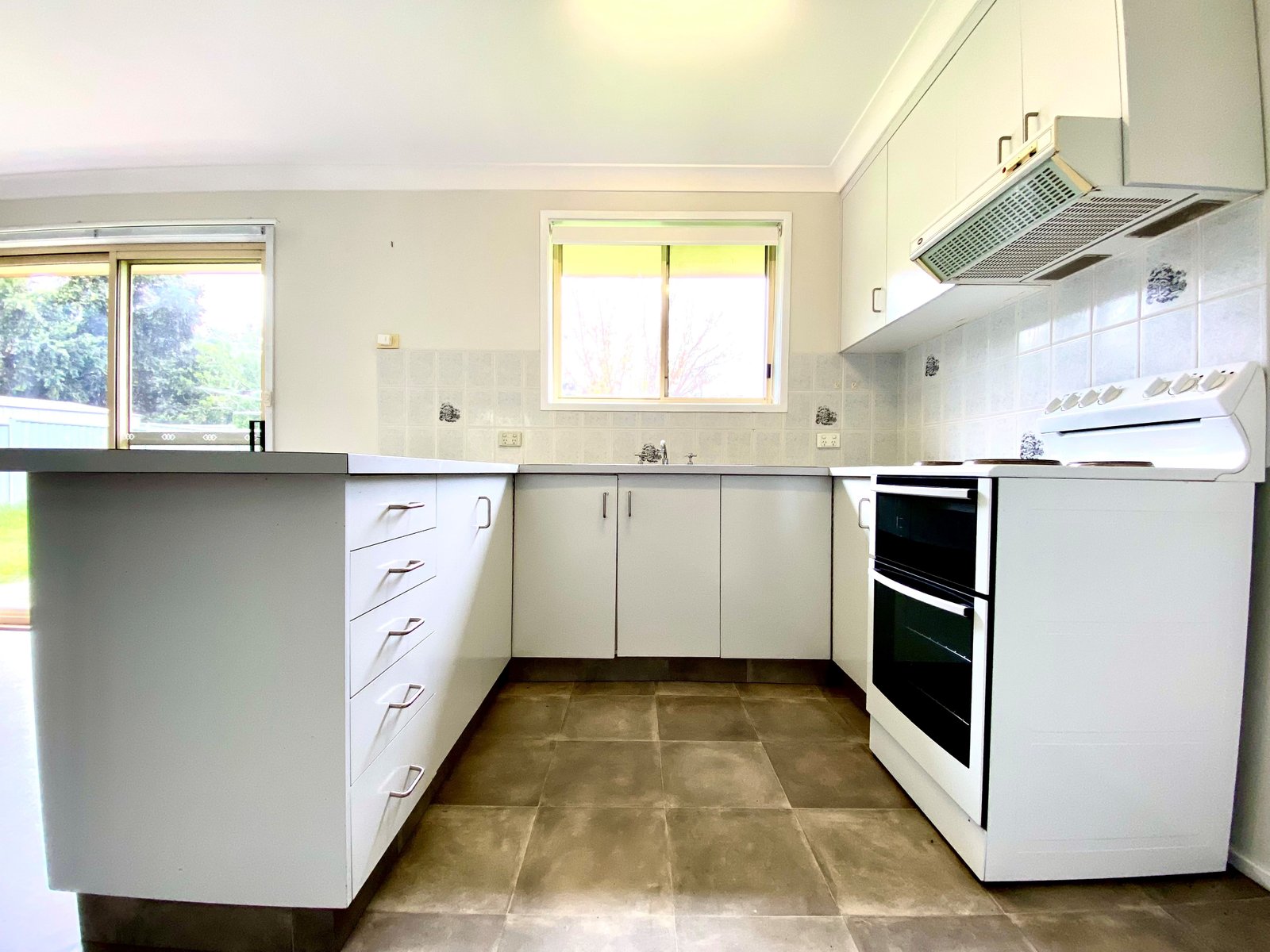 16 Jemmy Place TAMWORTH 3