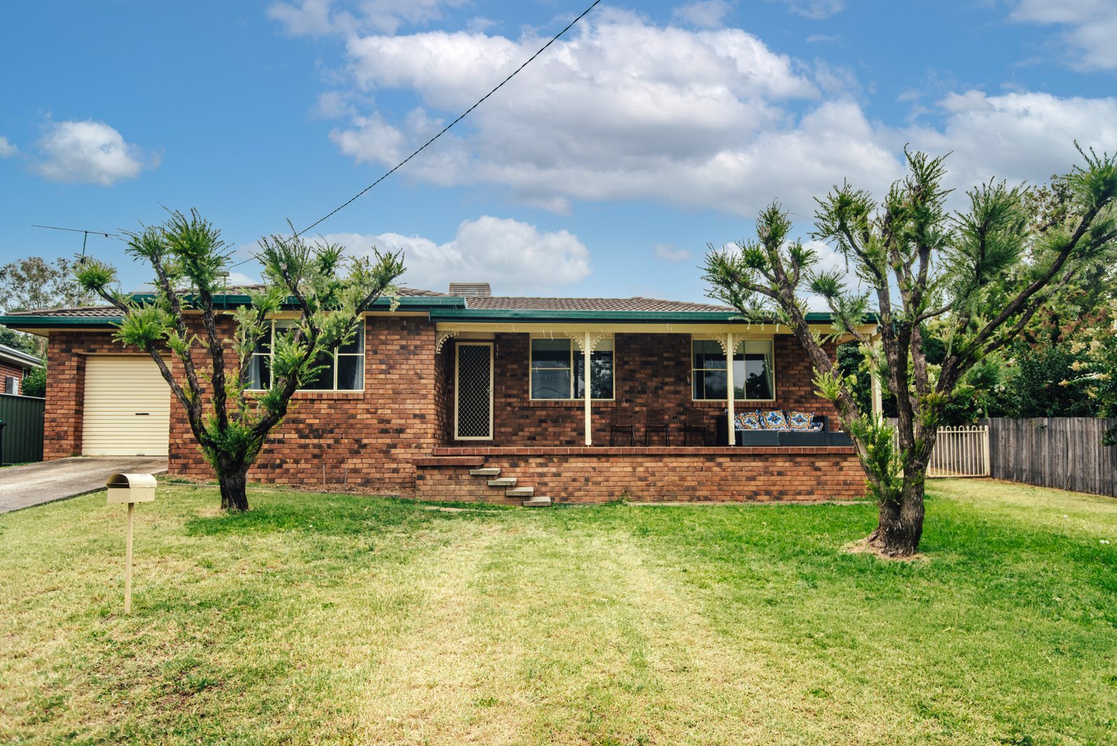 16 Jemmy Place TAMWORTH 1