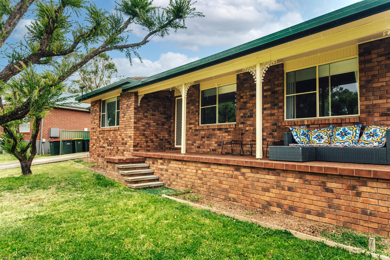 16 Jemmy Place TAMWORTH 2