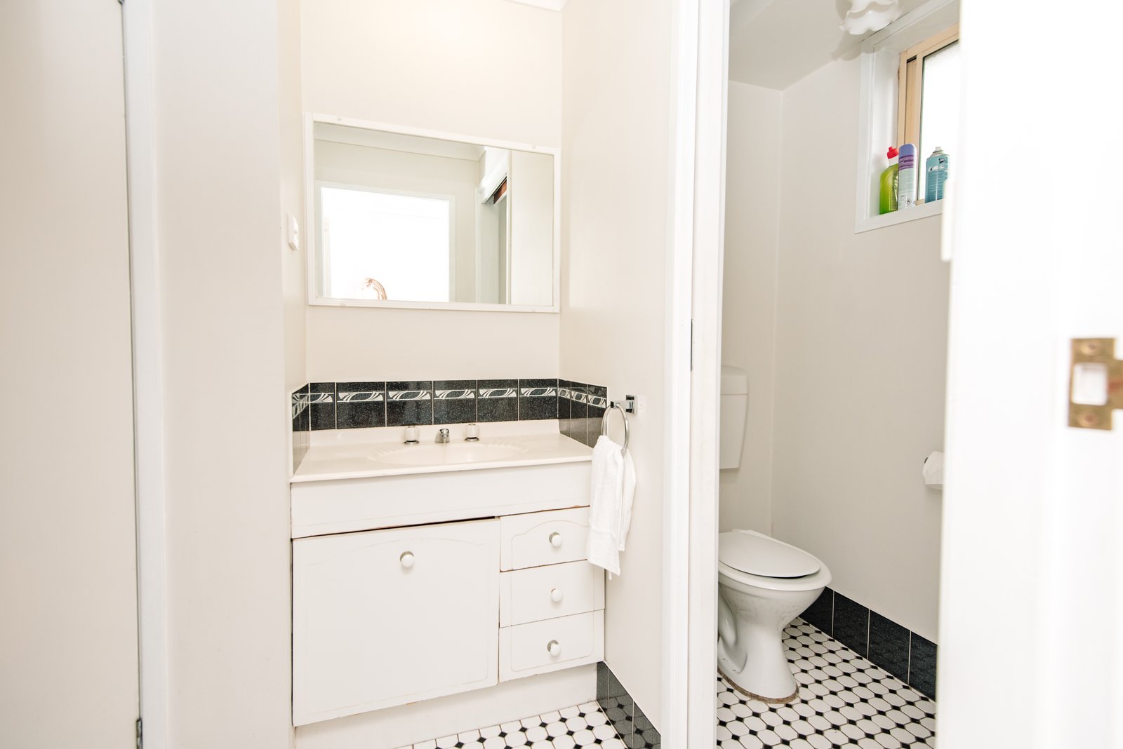 16 Jemmy Place TAMWORTH 12