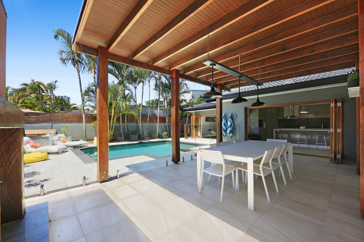 16 Joan Street Burleigh Waters 1