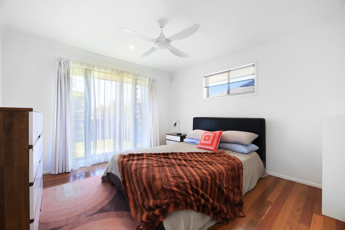 16 Joan Street Burleigh Waters 15
